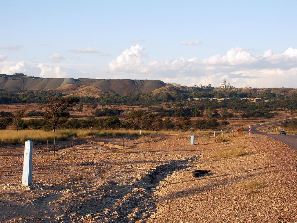 090509_South_Africa 002.jpg - Culinan diamond mine (before the trip)
